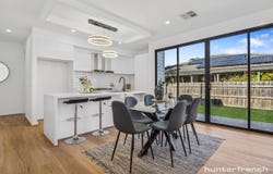 2/1 Almond Avenue, Brooklyn, Vic 3012