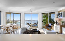 82/22 Montgomery Avenue, Main Beach, Qld 4217