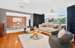 77 Jackie Howe Crescent, Macarthur, ACT 2904