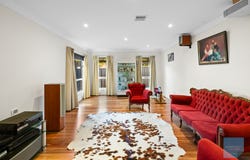 7 Coorong Place, Burnside, Vic 3023