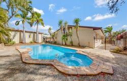 15 Carinya Drive, Clinton, Qld 4680