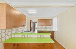 42 Bulolo Drive, Whalan, NSW 2770