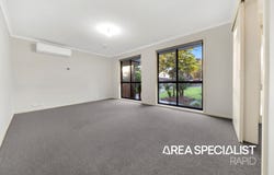 13 Channelle Close, Hampton Park, Vic 3976