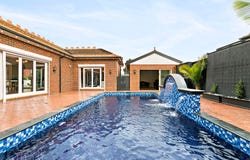 4 Ayr Close, Greenvale, Vic 3059