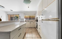 8 Eleanor Court, Pakenham, Vic 3810