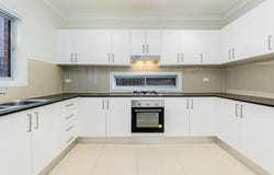 3/8 Holland Crescent, Casula, NSW 2170