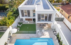 8A Harcourt Crescent, Southport, Qld 4215