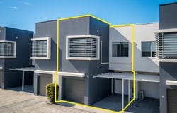 12/2 Emily Way, Varsity Lakes, Qld 4227