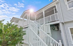 5 Waterloo Esplanade, Wynnum, Qld 4178