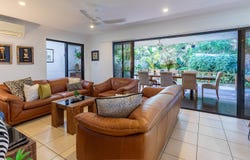 2/15 Waterfront Drive, Agnes Water, Qld 4677