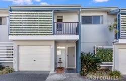 2/13 Caroline Street, Woody Point, Qld 4019