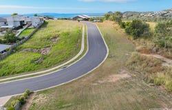 16 Shannons Drive, Lammermoor, Qld 4703