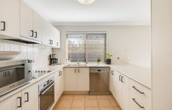2/86A Hogg Street, Rockville, Qld 4350