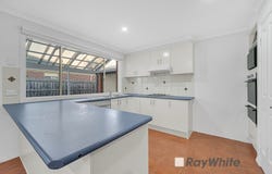 11 Lochgreen View, Cranbourne, Vic 3977