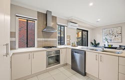 8/18 - 20 Golden Grove, Springvale South, Vic 3172