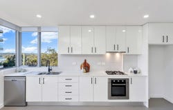 21/10-12 Batley Street, West Gosford, NSW 2250