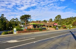 Mount Dandenong Hotel, Olinda, 1451 Mount Dandenong Tourist Road, Olinda, Vic 3788