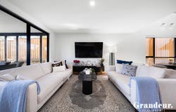 13 Florian Boulevard, Gledswood Hills, NSW 2557