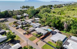 6 Island Street, Saunders Beach, Qld 4818