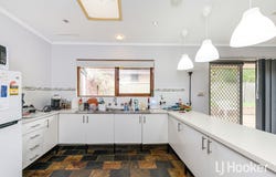 2 Camborne Way, Thornlie, WA 6108