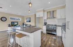 37 Silverdale Drive, Darley, Vic 3340