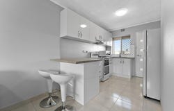 9/3 Burgundy Crescent, Spearwood, WA 6163
