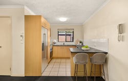 2/63 Adamson Street, Wooloowin, Qld 4030