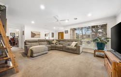 19 Bennett Street, Canadian, Vic 3350
