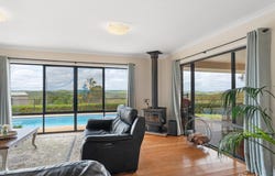 32 Manikato Drive, Hodgson Vale, Qld 4352