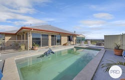 58 Krenskes Road, Upper Tenthill, Qld 4343