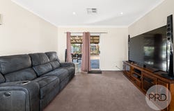 13 Myall Crescent, Lake Albert, NSW 2650