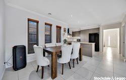 2/8 Georgia Crescent, Werribee, Vic 3030