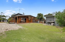 10 Roscrea Cres, Walkerville, Vic 3956