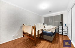 2/32 Parawong Parade, Wyndham Vale, Vic 3024