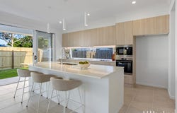 35 King Street, Woody Point, Qld 4019