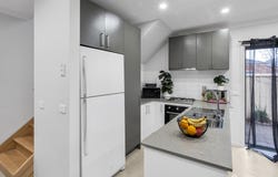 2/13 Fishburn Grove, Harkness, Vic 3337