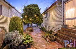 24 Victoria Street, Ironbark, Vic 3550