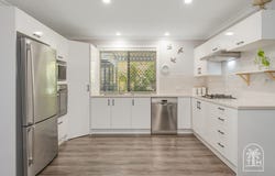 15 Saraband Dve, Eatons Hill, Qld 4037