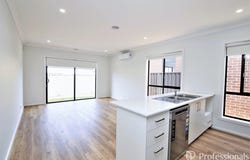 7 Nitre Street, Manor Lakes, Vic 3024