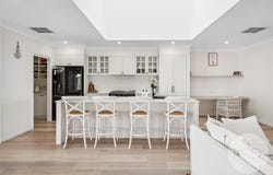 10 Wyoming Avenue, Gobbagombalin, NSW 2650