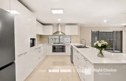 36 Woolgunyah Parkway, Flinders, NSW 2529