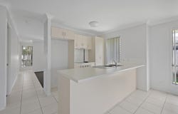 7 Elgans Parade, Rural View, Qld 4740