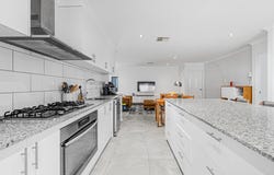 2 Oakes Way, Hammond Park, WA 6164