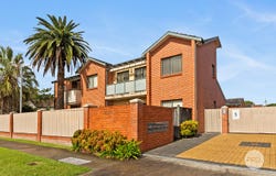 2/25-27 Henry Lawson Drive, Peakhurst, NSW 2210