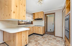 11 Bass Street, Lake Albert, NSW 2650