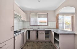27 Robertson Crescent, Laverton, Vic 3028