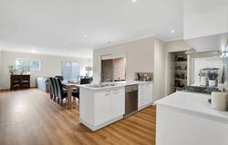 28 Miniata Way, Manor Lakes, Vic 3024