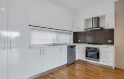 24/8 Moresby Court, Craigieburn, Vic 3064