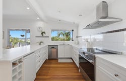 13 Waitara Place, Robina, Qld 4226