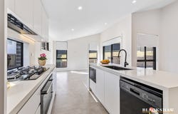 12 Throsby Crescent, Sunshine Bay, NSW 2536
